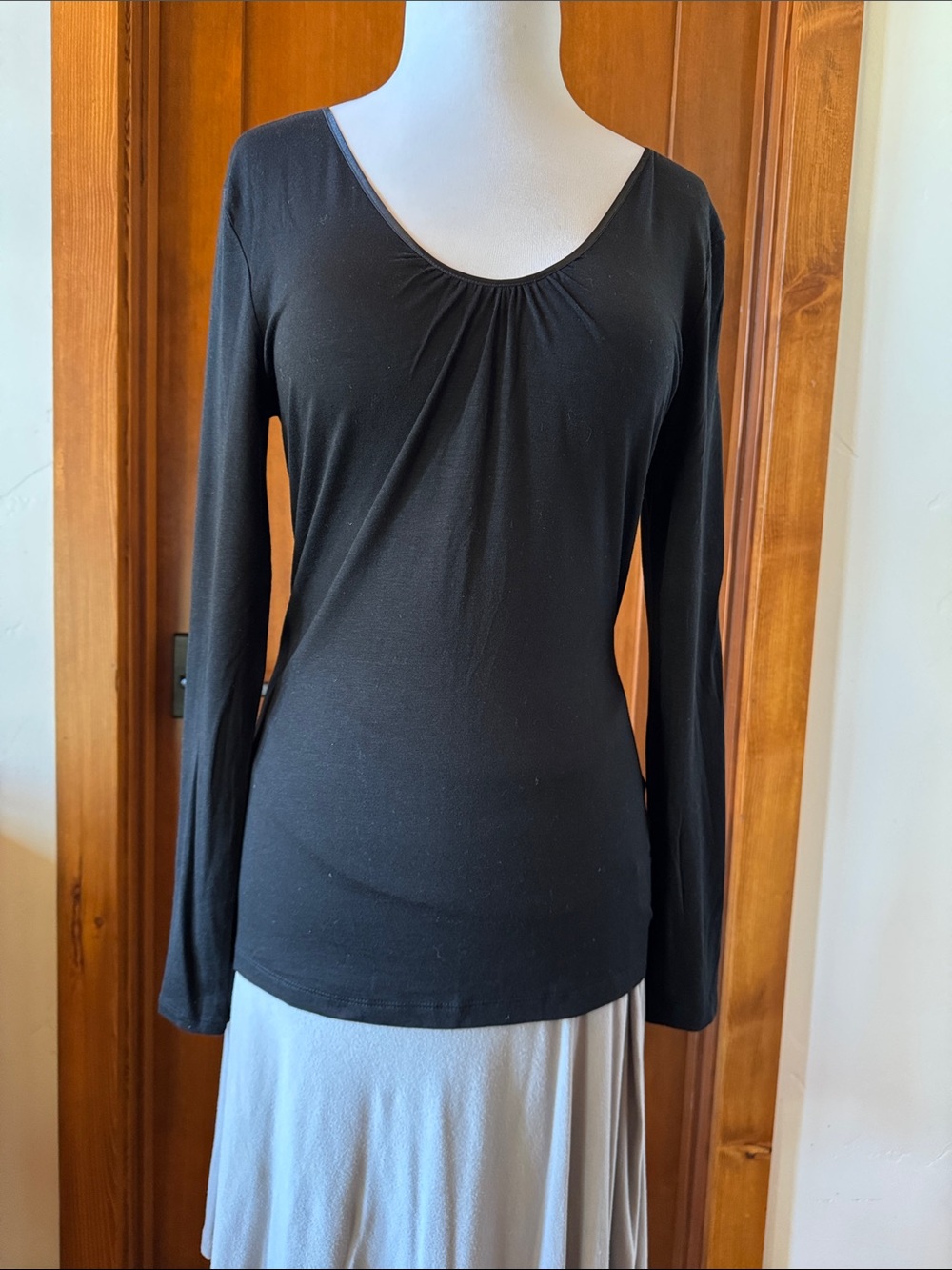 Banana Republic Black Long-Sleeve Scoop Neck Top